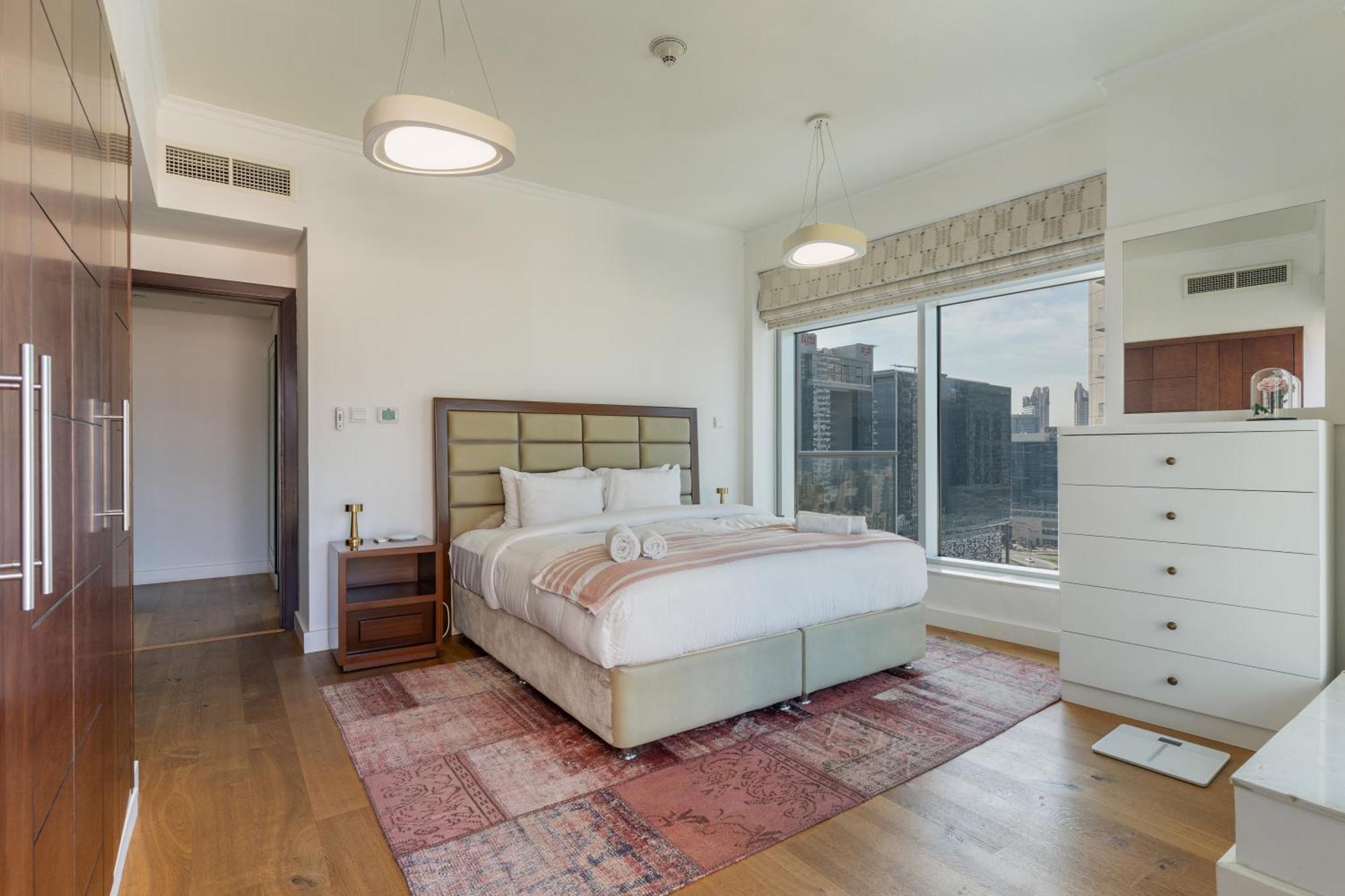 Chic 2Br Apartment, Prime Location Near Dubai Mall - Allsopp&Allsopp Bagian luar foto