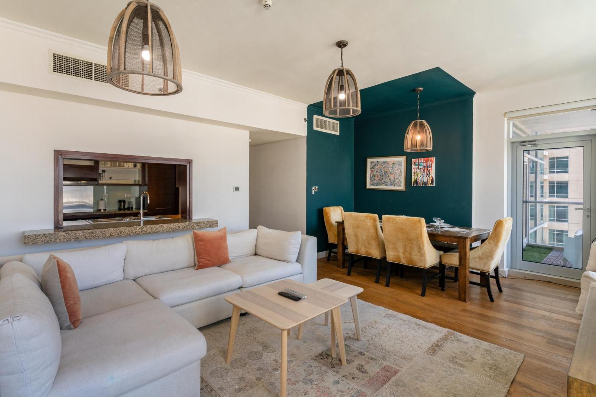 Chic 2Br Apartment, Prime Location Near Dubai Mall - Allsopp&Allsopp Bagian luar foto