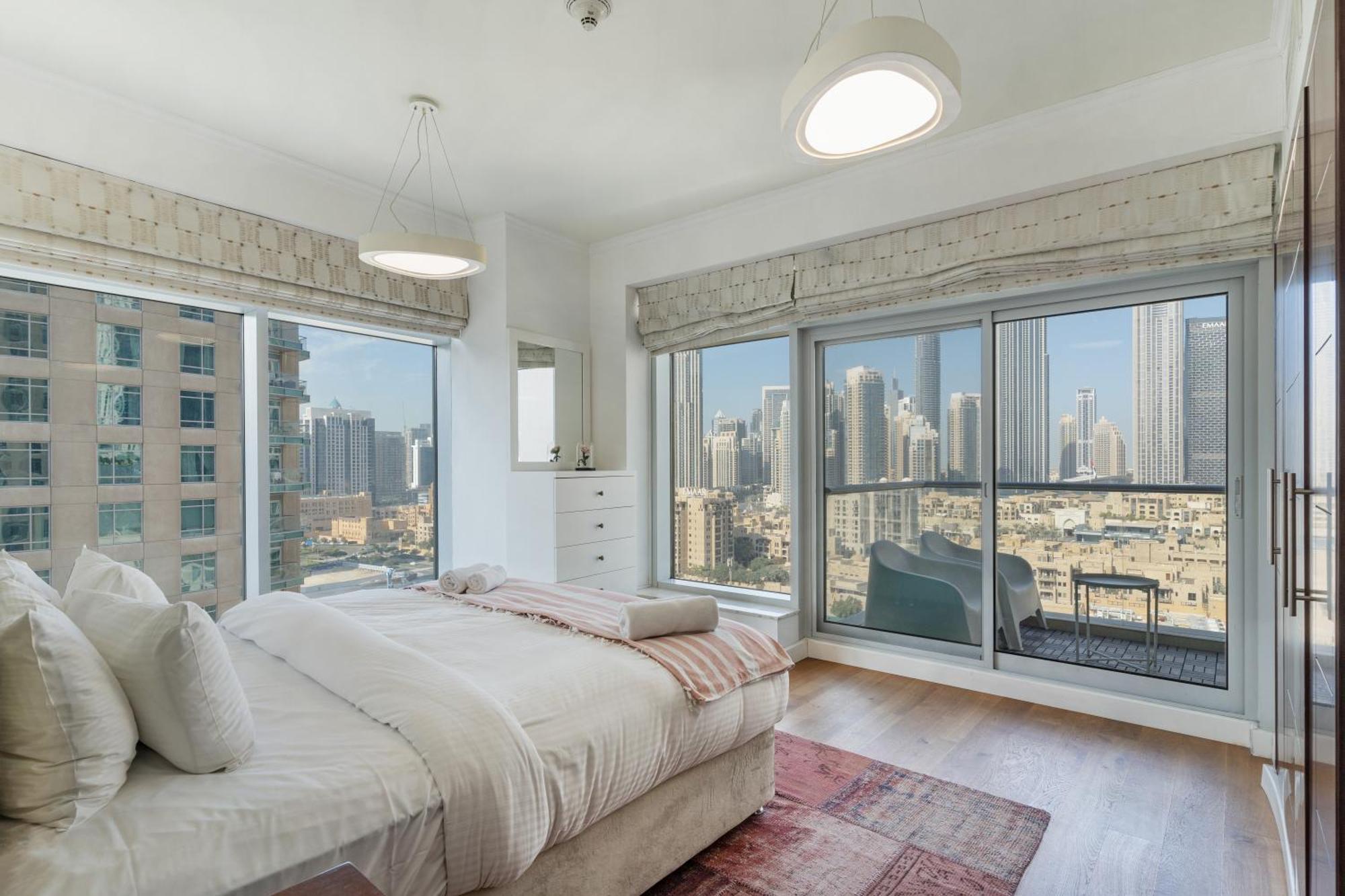 Chic 2Br Apartment, Prime Location Near Dubai Mall - Allsopp&Allsopp Bagian luar foto