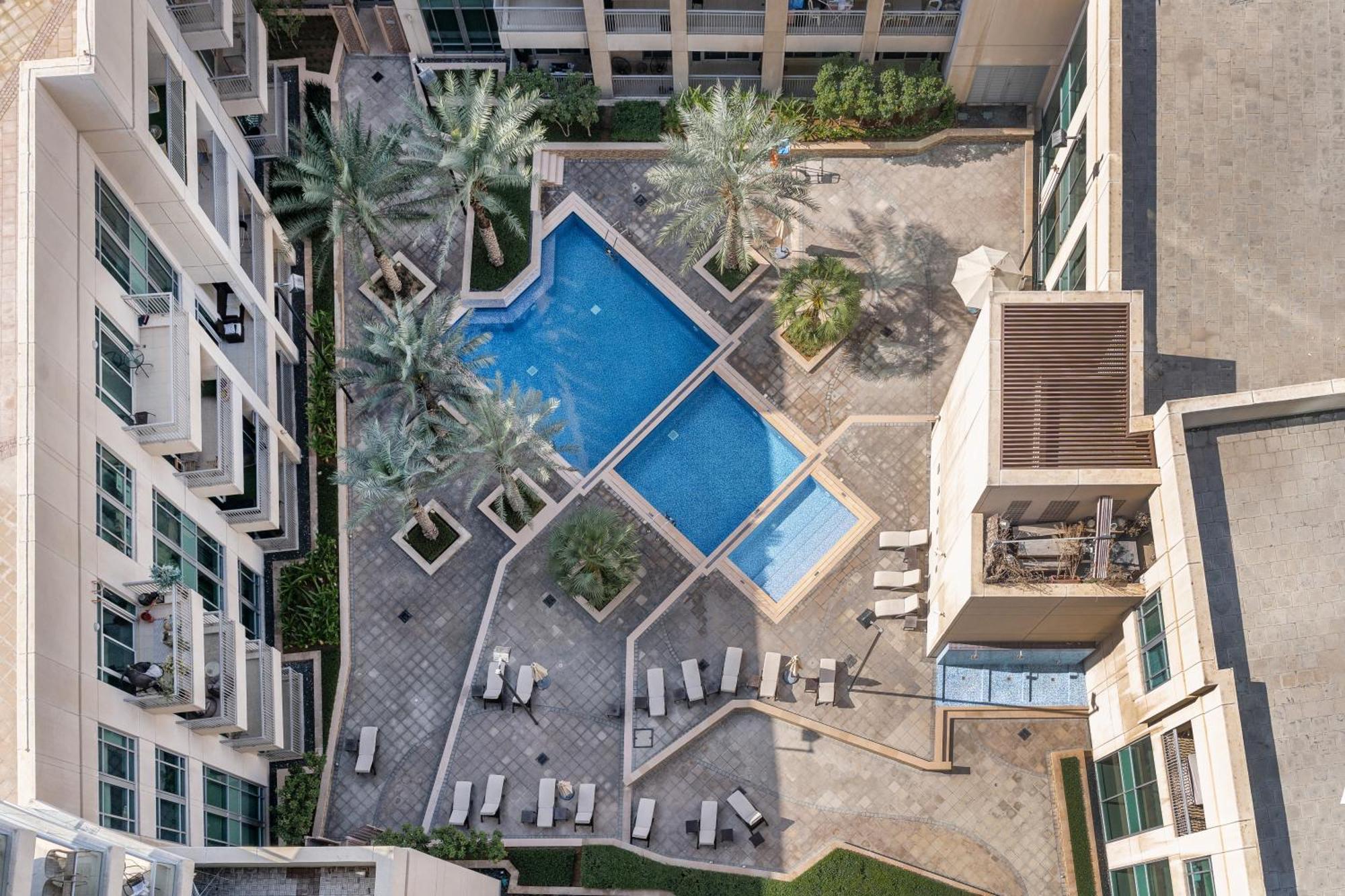 Chic 2Br Apartment, Prime Location Near Dubai Mall - Allsopp&Allsopp Bagian luar foto