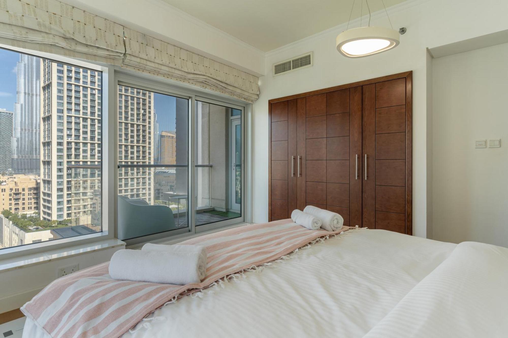 Chic 2Br Apartment, Prime Location Near Dubai Mall - Allsopp&Allsopp Bagian luar foto